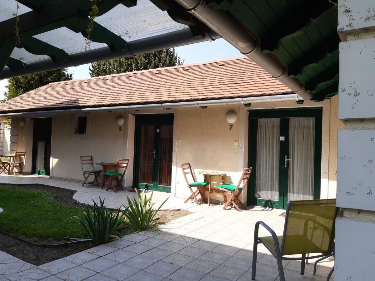 Szalay Villa Veszprem Exterior photo
