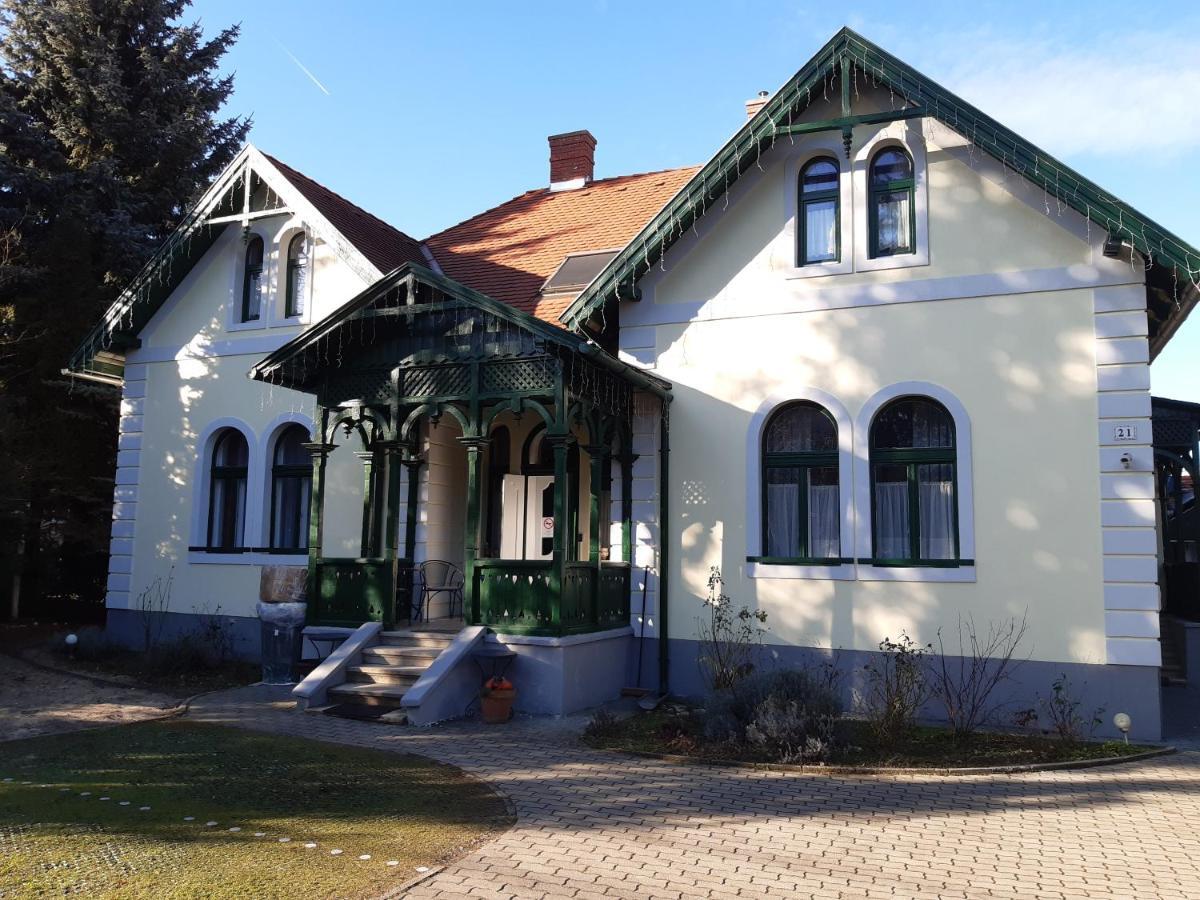 Szalay Villa Veszprem Exterior photo